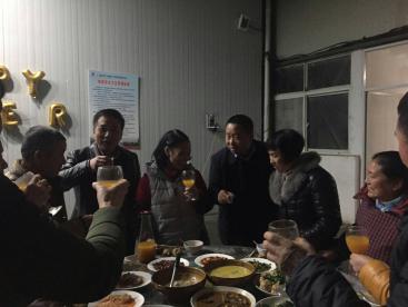 新年開(kāi)工第四天，借著新年的喜慶，公司為2月份生日的員工舉辦了“生日宴”